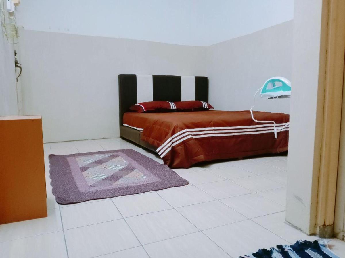 קואלה קנגסאר Homestay Ummi Razzin מראה חיצוני תמונה